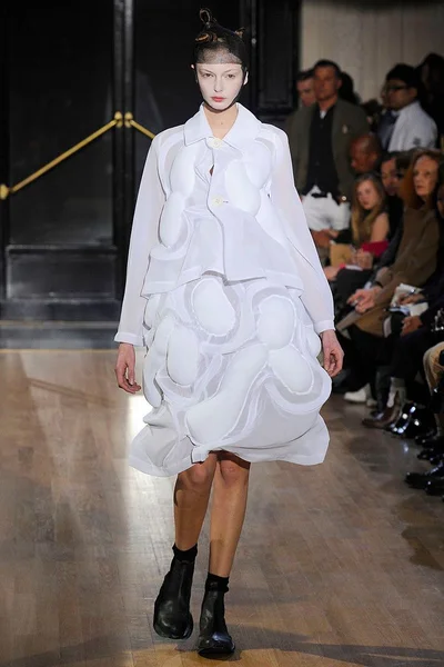 Look 12